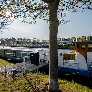 Bateau-hôtel Houseboat Jana - With Sauna And Terrace Bruges