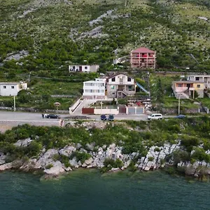 Lakefront House Pensión Široka